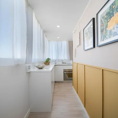 Cozy And Stylish Sea View Apartment, 150m 아파트 *