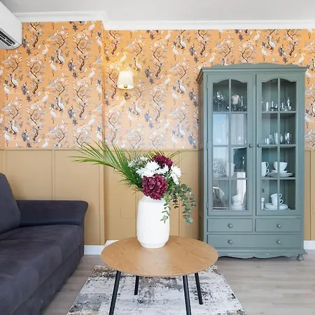Cozy And Stylish Sea View Apartment, 150m 아파트