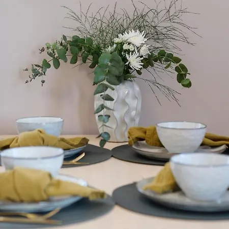 아파트 Cozy And Stylish Sea View Apartment, 150m 푸엔히롤라
