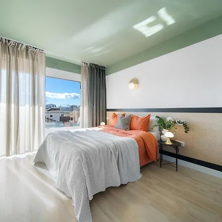 Cozy And Stylish Sea View Apartment, 150m 아파트 *