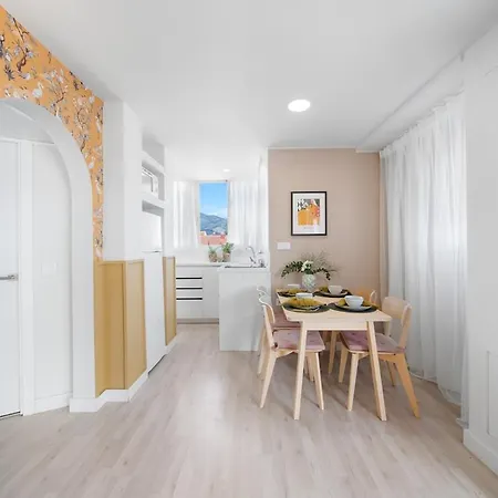 アパート Cozy And Stylish Sea View Apartment, 150m フエンヒロラ