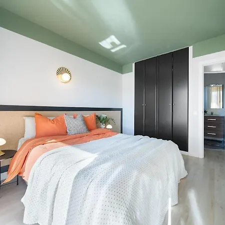 Cozy And Stylish Sea View Apartment, 150m *